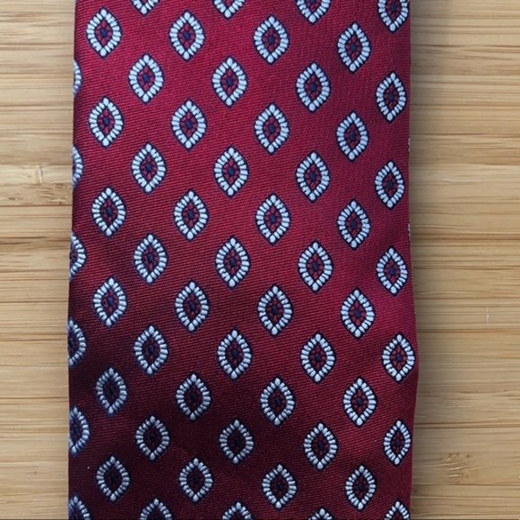 Jos. A. Bank Signature Silk Tie Red/White - Picture 5 of 6